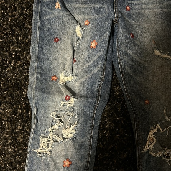 Lucky Brand Bridgette Skinny Floral Embroidered Jeans - Picture 4 of 8